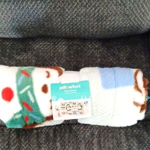 New Pillowfort Holiday Treats Fuzzy Throw Blanket 50" x 60"